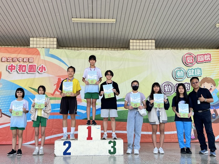 六年級女生100M