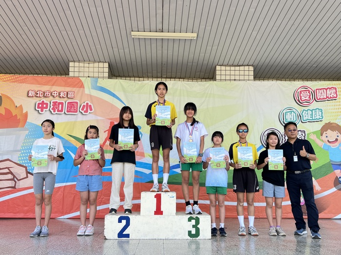 六年級女生200M