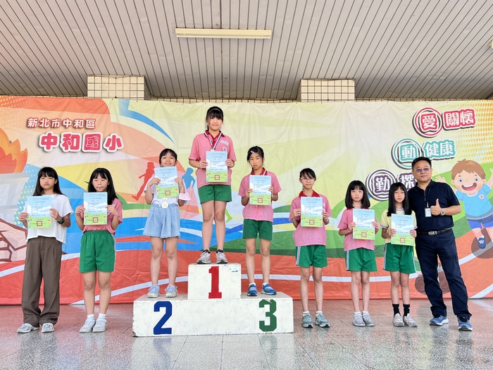 四年級女生60M