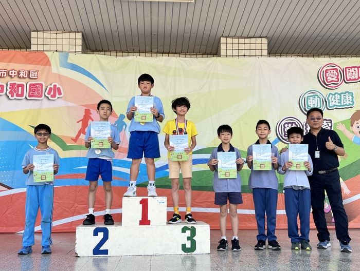 四年級男生60M