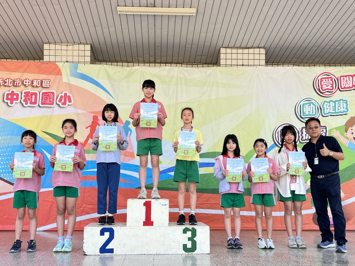 四年級女生100M