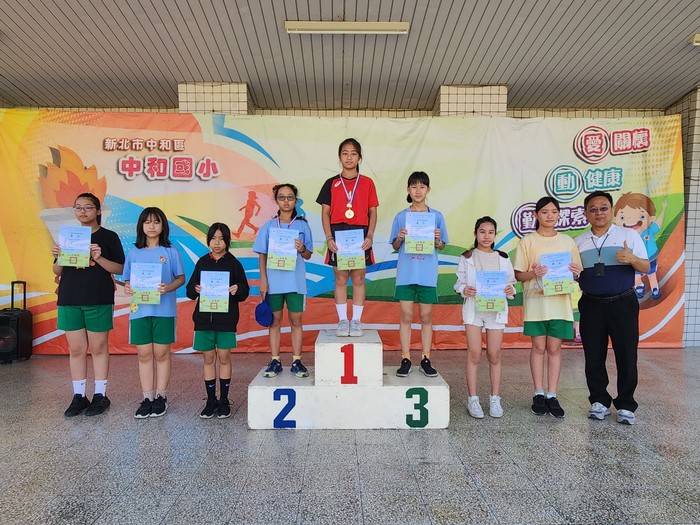 6年級壘球擲遠女子組
