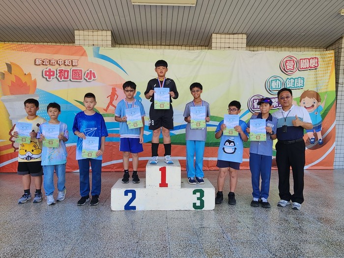 5年級壘球擲遠男子組