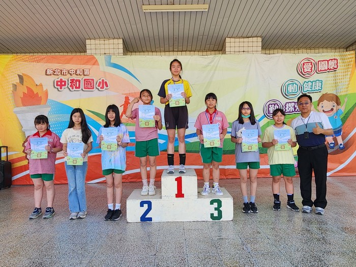 5年級壘球擲遠女子組