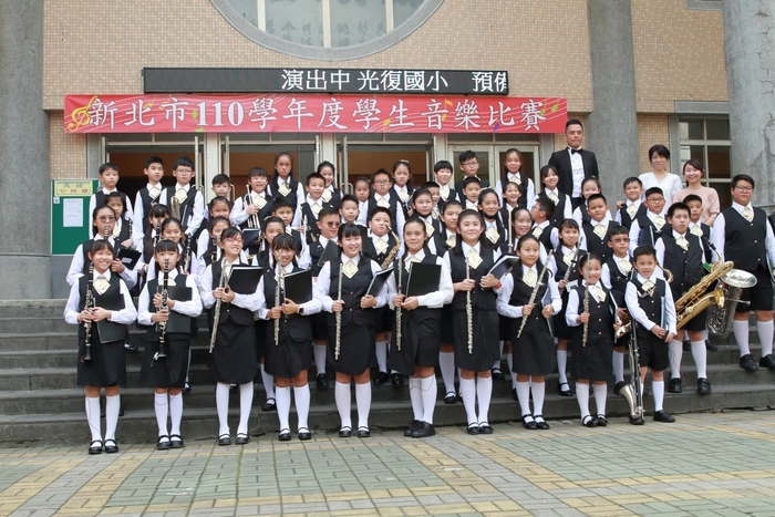 榮獲團體國小B組合奏優等