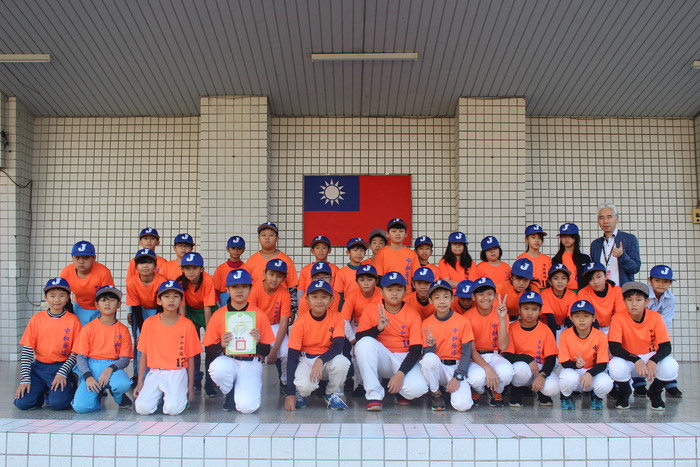 本校樂樂棒球隊榮獲新北市108學年度第一學期國小安全棒球錦標賽B組第一名