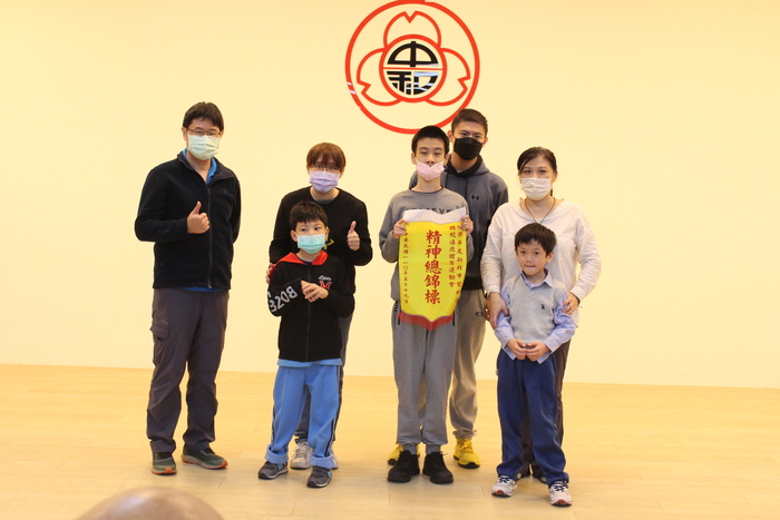頒發109學年度新北市雙和區跨校適應體育運動會_精神總錦標
