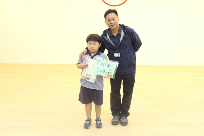 頒發小博士閱讀證書