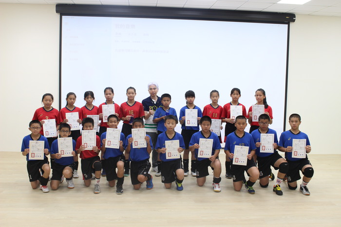 頒發本校手球隊參加108學年度全國中小學師生手球錦標賽優勝獎項