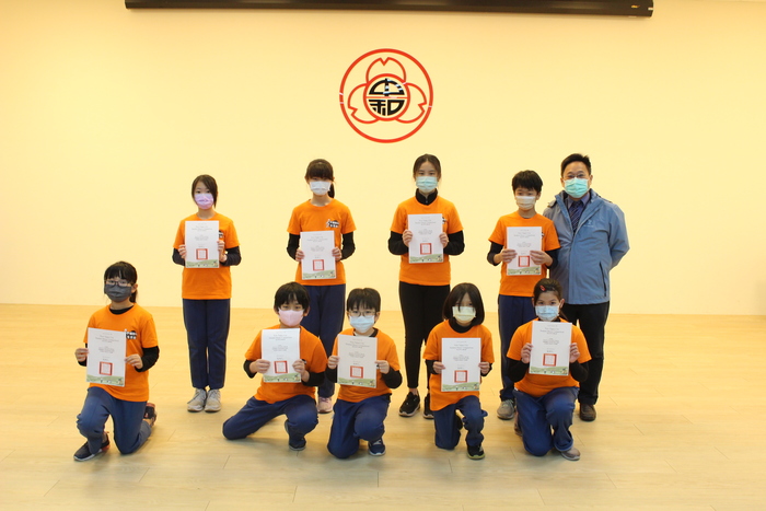 頒發新北市110學年度學生音樂比賽個人獲獎獎項